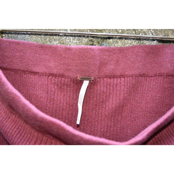 Free People Ribbed Knit Mini Skirt in Burgundy – Size M - Picture 4 of 4